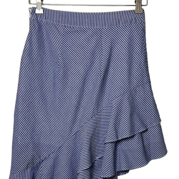 😊 3/$30
NEW🏷 Woman’s Ruffle Tiered Skirt Blue Size 2 - Picture 10 of 15